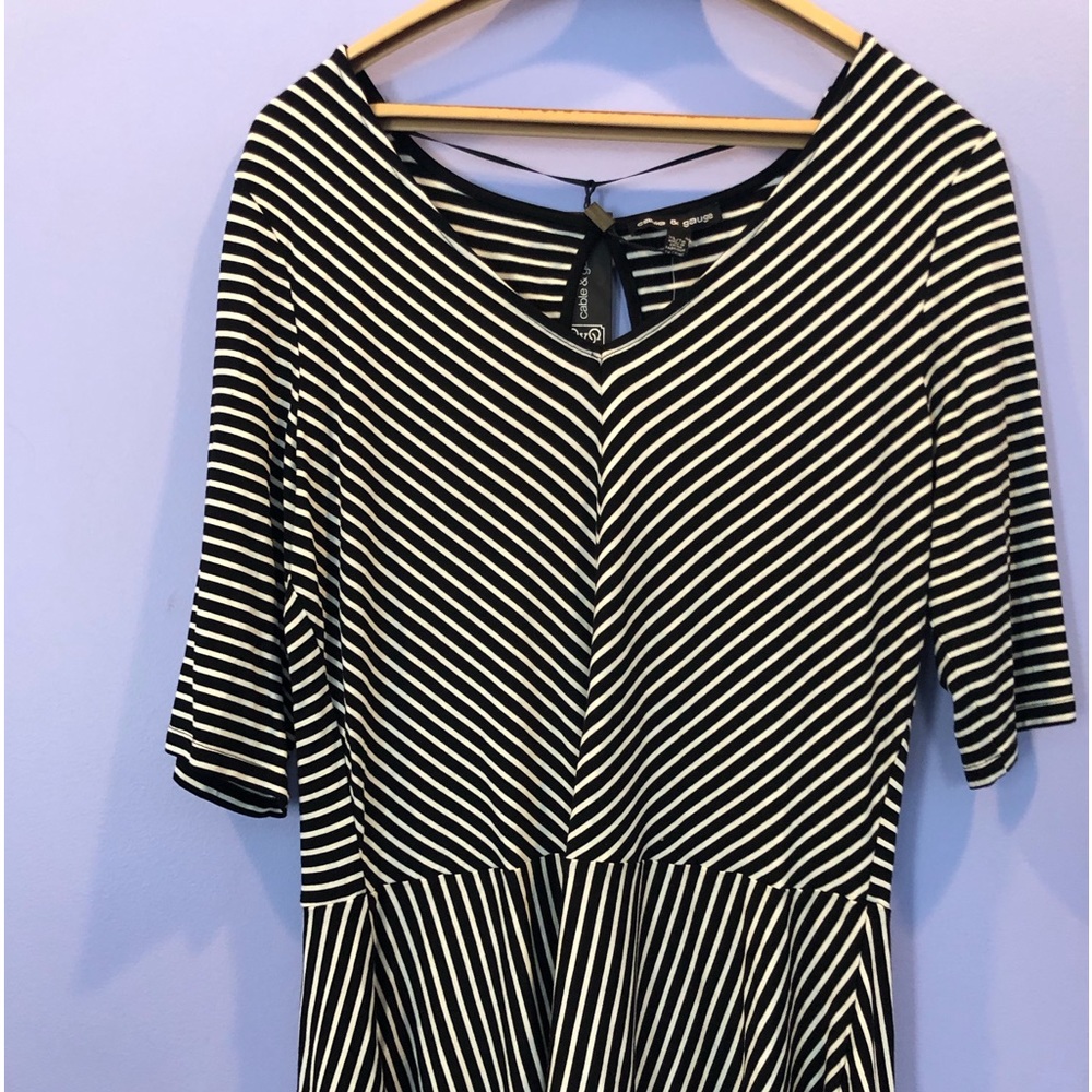 Cable & Gauge 3/4” length sleeve, X-Large top.